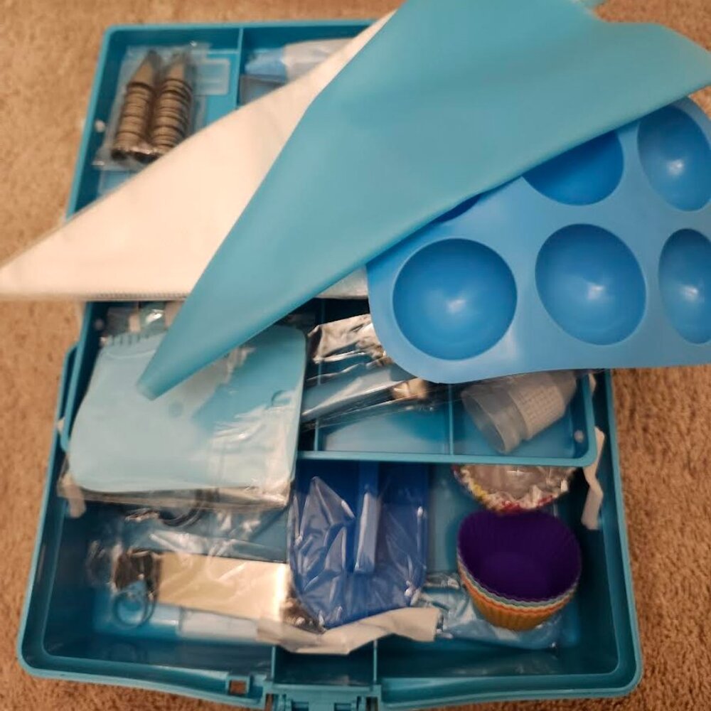 Cake Decorating Set - Picture 4 of 4